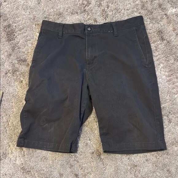 🍍Volcom hybrid  shorts🍍Sz 32🍍9” inseam🍍 - Picture 1 of 5